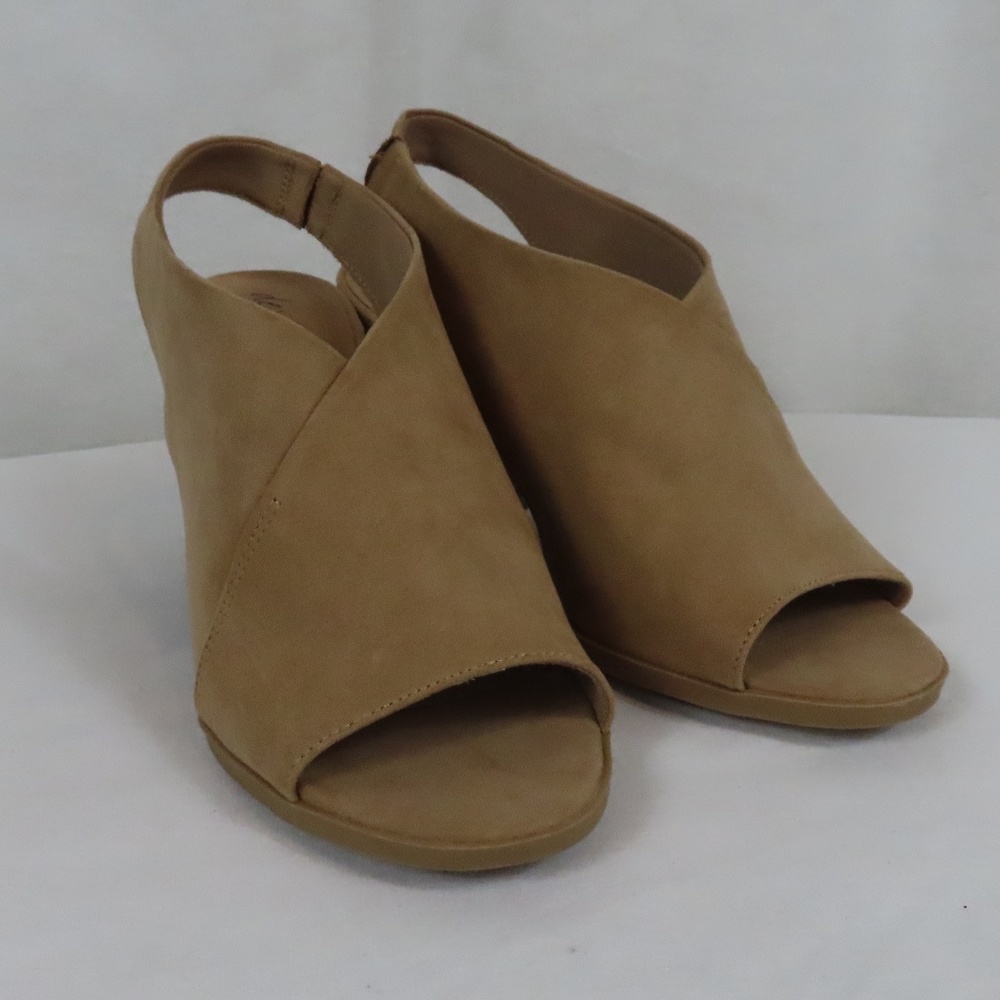Dexflex Tilda Comfort Suede Tan Open Toe Block Heel Shoe Sz. 8